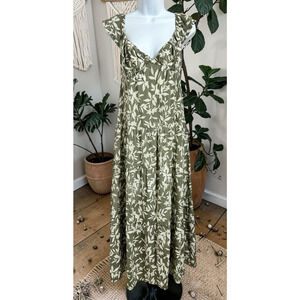 Blu Pepper Sage Green Floral Boho Dress Sz Small Tiered Midi Flutter Cap Sleeves
